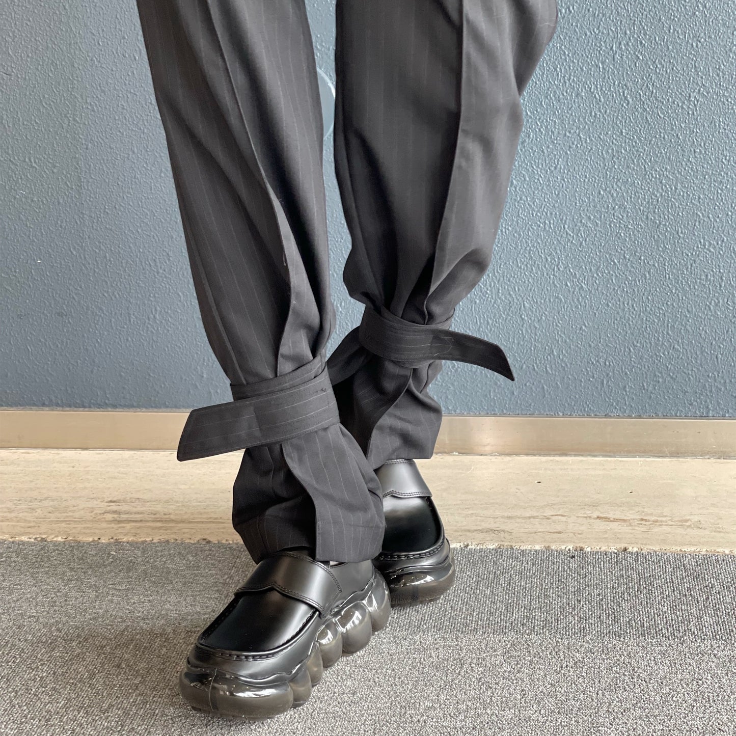 Aaron pants / Black stripe / シルエットパンツ