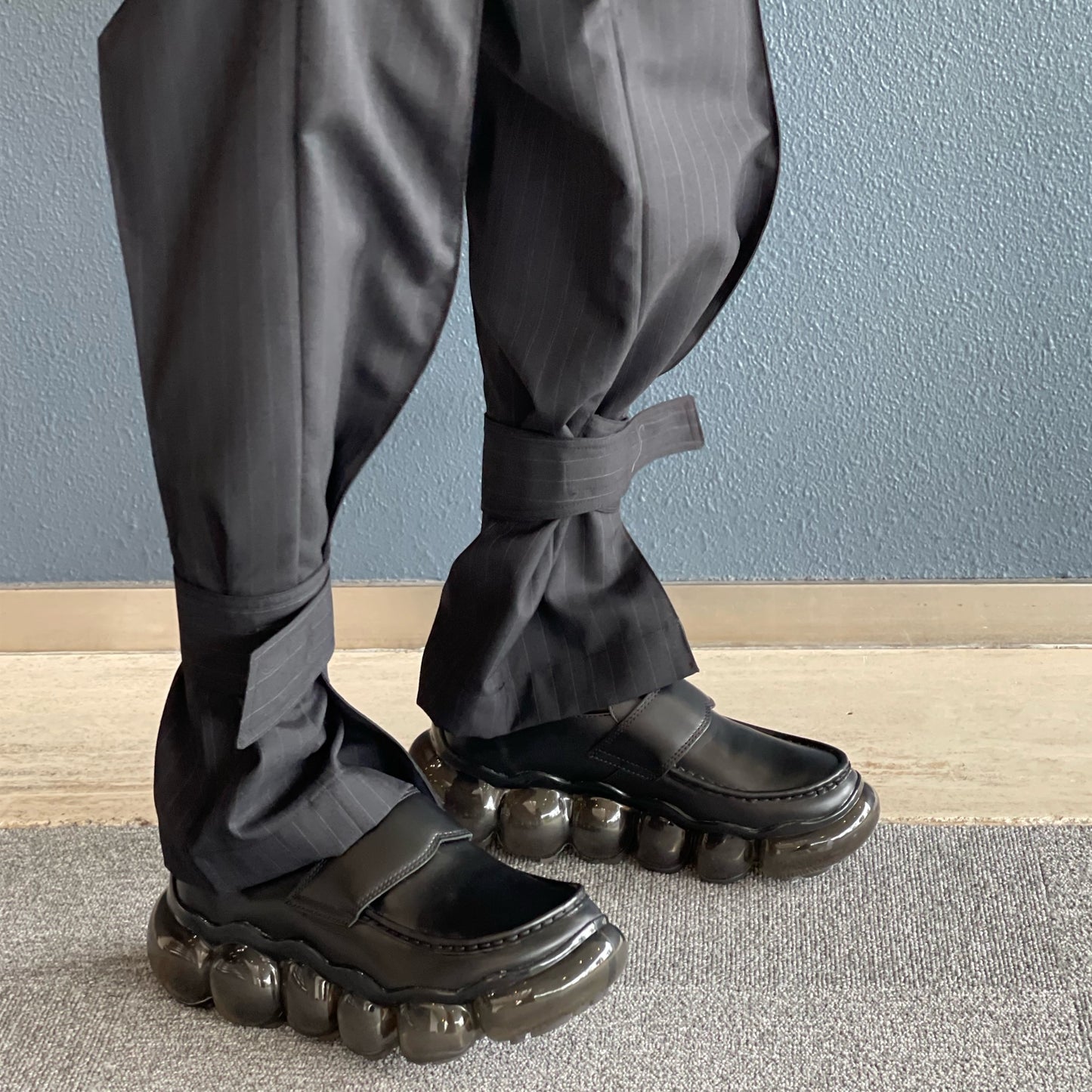 Aaron pants / Black stripe / シルエットパンツ