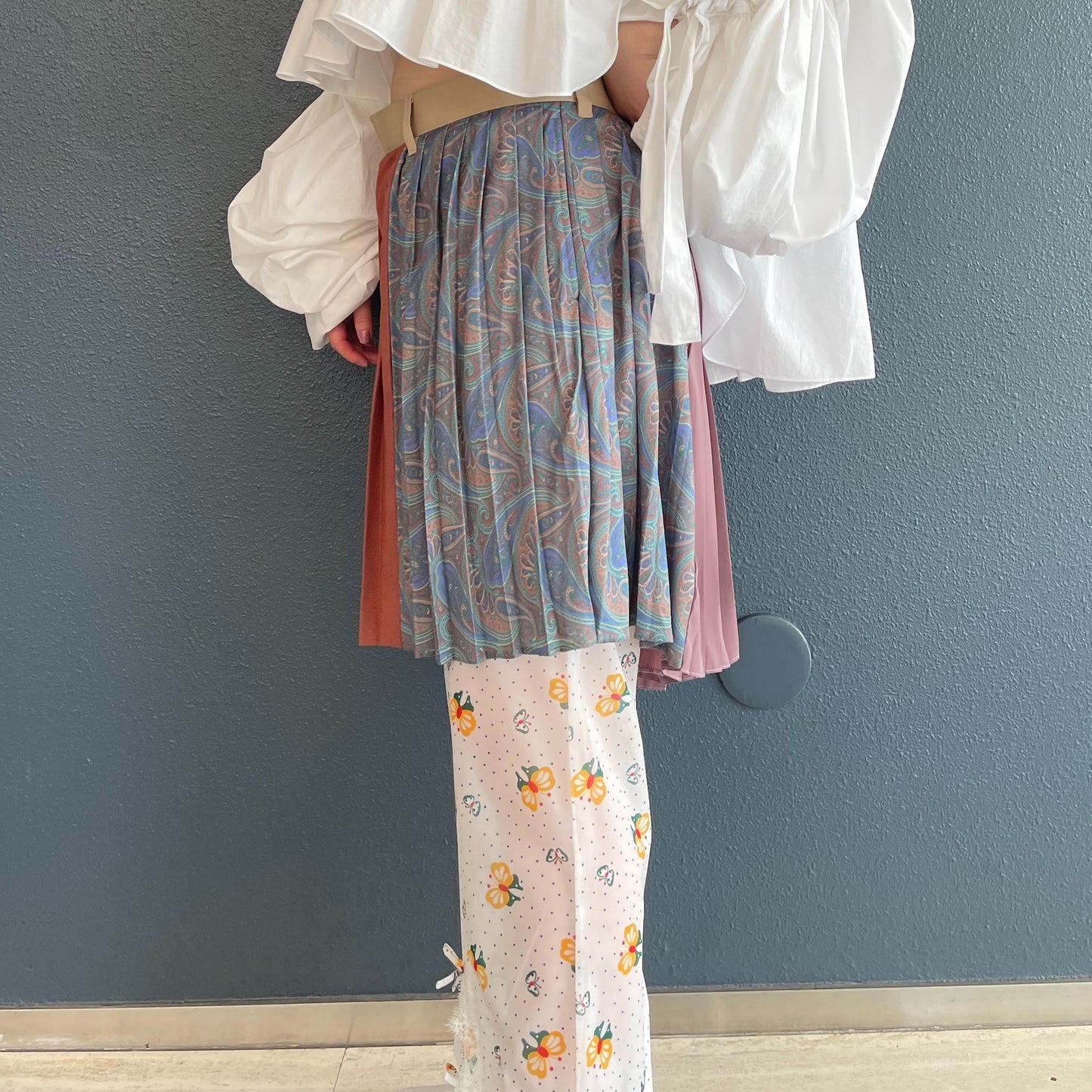 PLEATS SHORT PANTS / BEIGE / プリーツショートパンツ