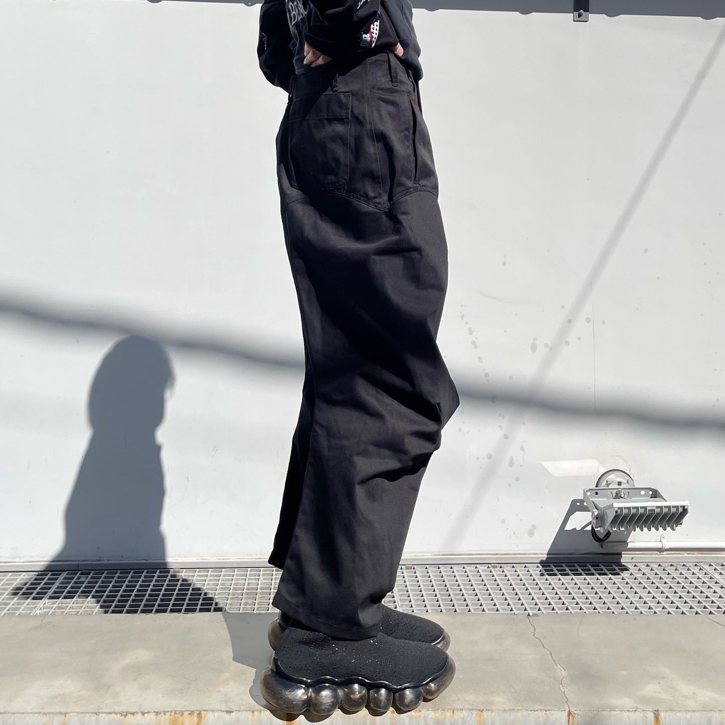 3D Knees Pants / Black / シルエットパンツ