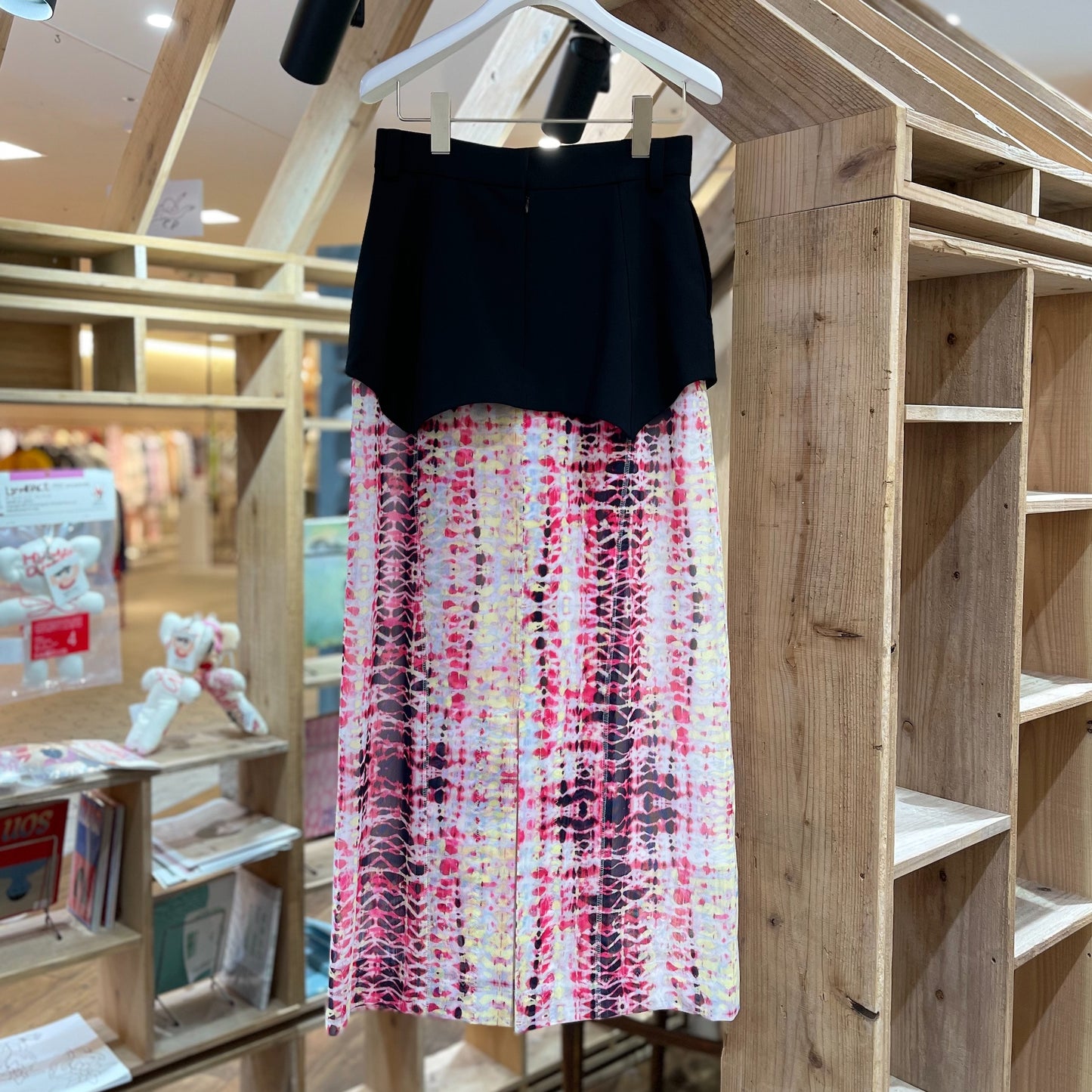 skirt under the skirt / pink / グラフィックスカート