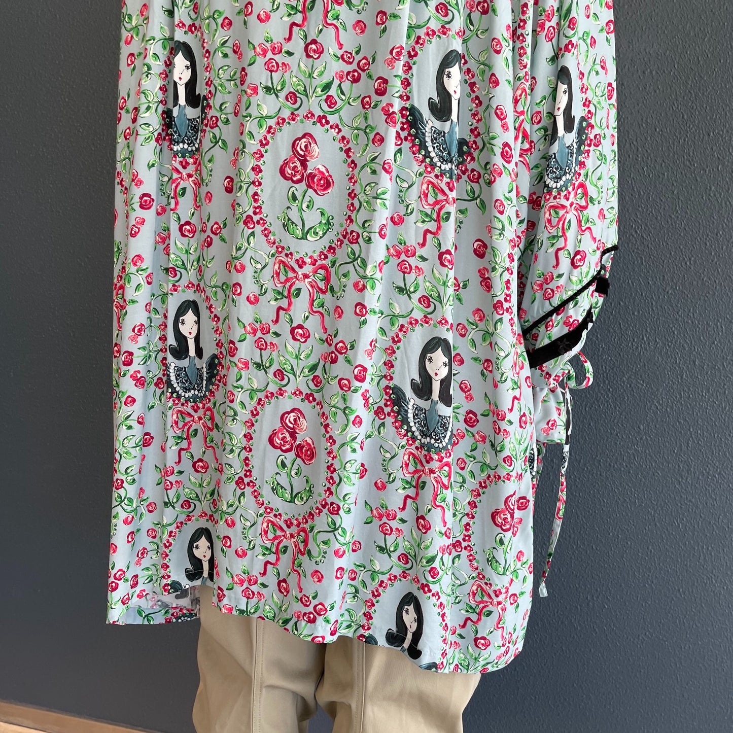 BOWTIE SHIRT GIRL PRINT PATTERN / BLUE GIRL / ボウタイシャツ