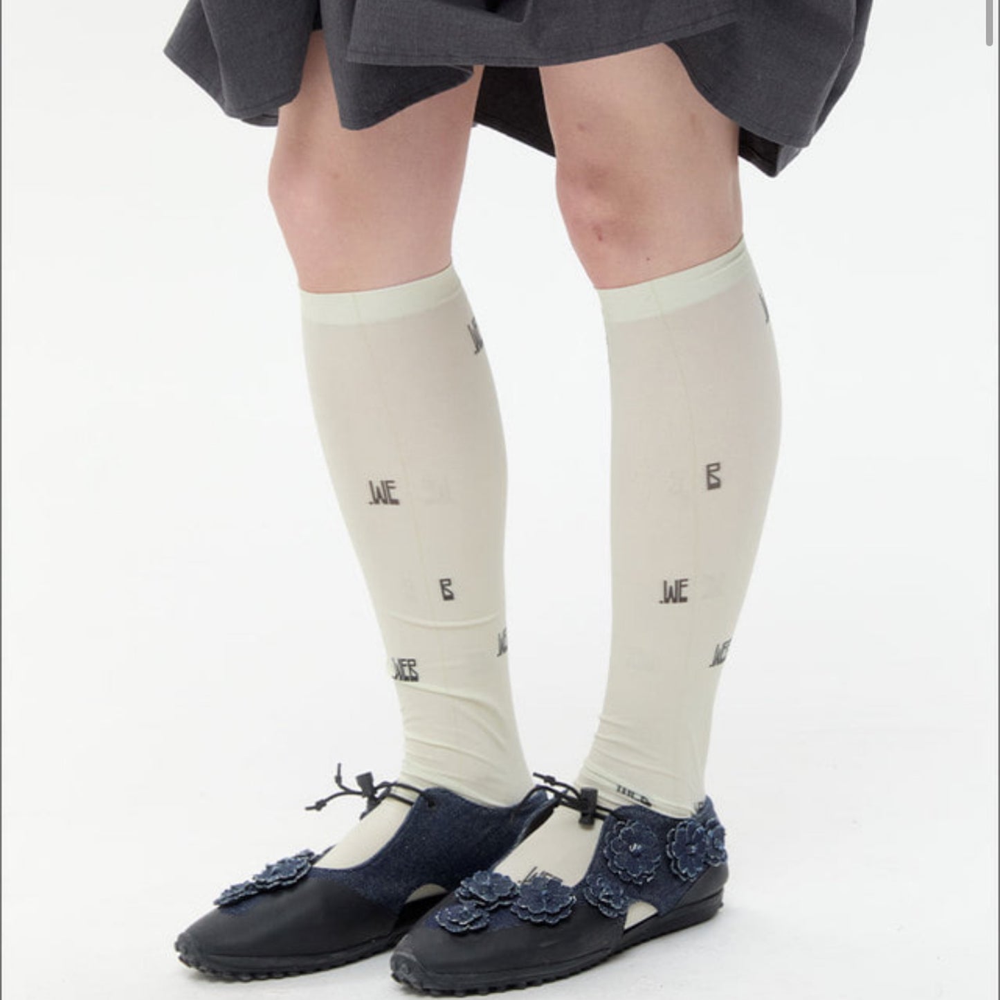 Web Knee Socks / Ivory / グラフィックソックス
