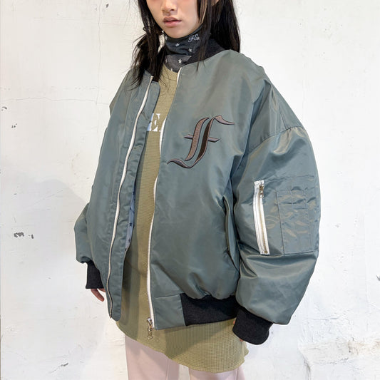 [F.E.E.S] patch bomber padded jacket / grey / リバーシブルダウンジャケット