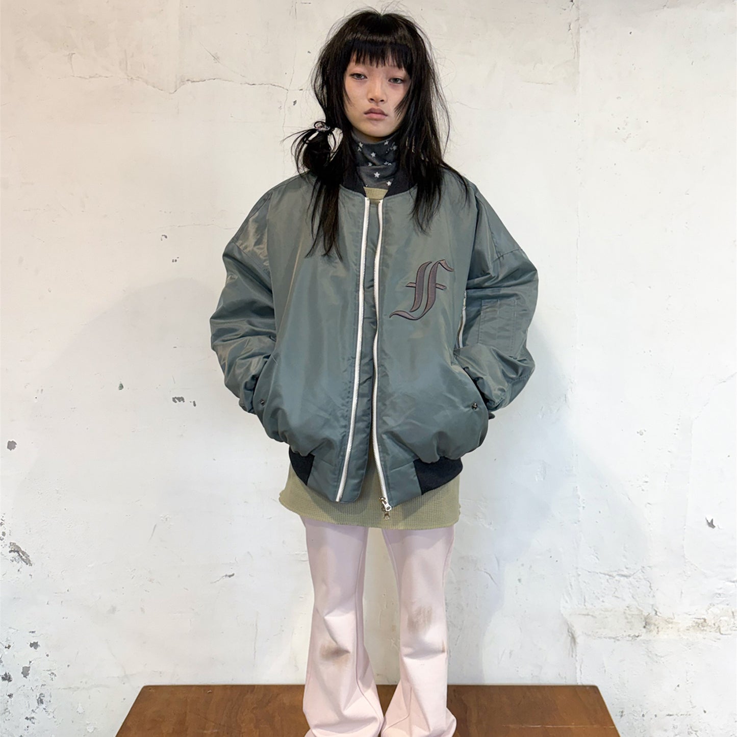 [F.E.E.S] patch bomber padded jacket / grey / リバーシブルダウンジャケット
