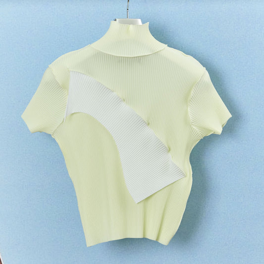 TODO WAVE TINY TOP *SHORT SLEEVE HIGHNECK / BANANA / プリーツハイネックコンパクトトップス
