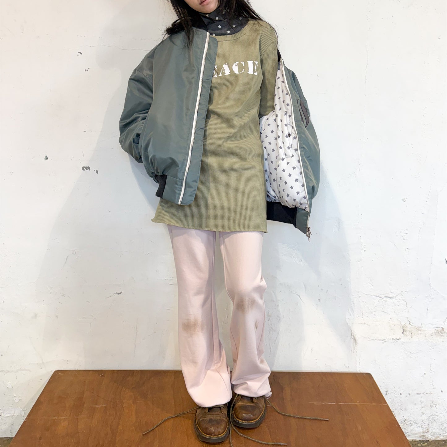 [F.E.E.S] patch bomber padded jacket / grey / リバーシブルダウンジャケット