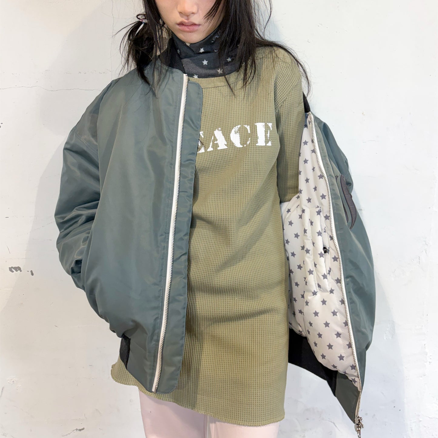 [F.E.E.S] patch bomber padded jacket / grey / リバーシブルダウンジャケット