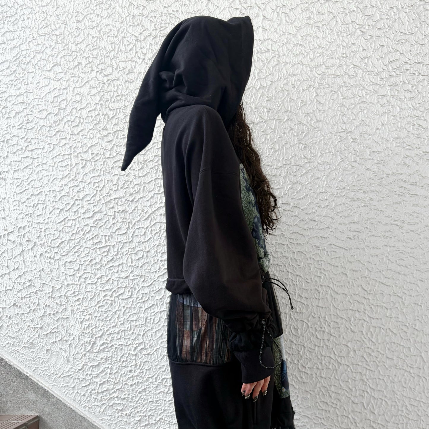 GRAVE ROBBER PULLOVER SWEAT ARTWORK BY TREVOR BROWN / BLACK / オーバーサイズスウェット