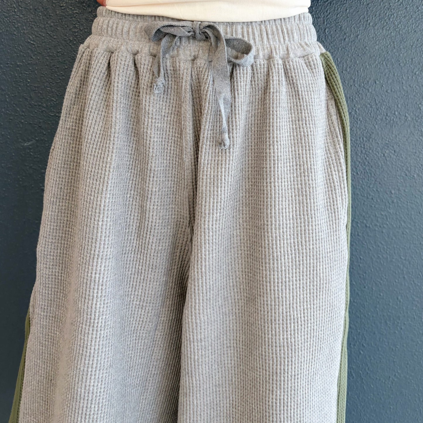 [F.E.E.S] waffle track pants / melange grey / ワッフルトラックパンツ
