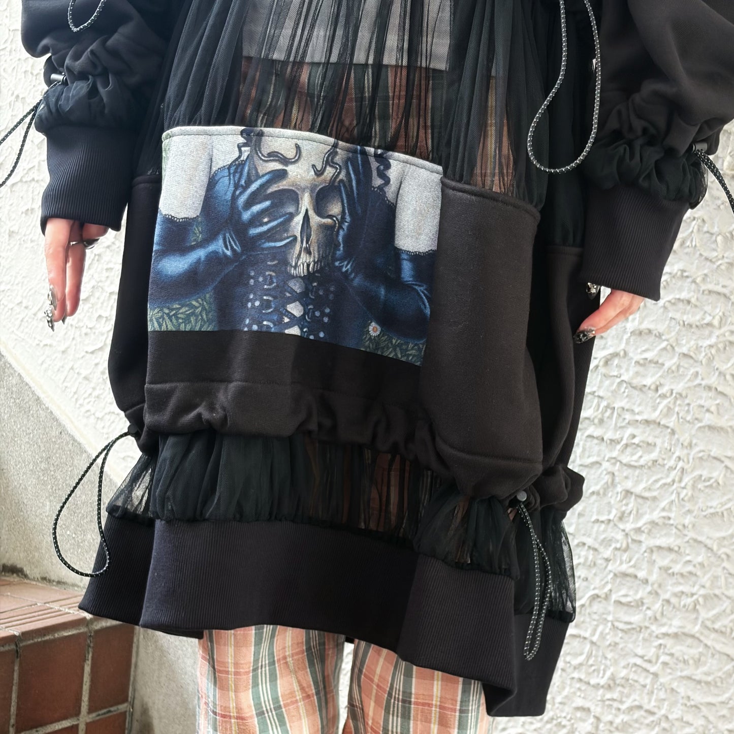 GRAVE ROBBER PULLOVER SWEAT ARTWORK BY TREVOR BROWN / BLACK / オーバーサイズスウェット