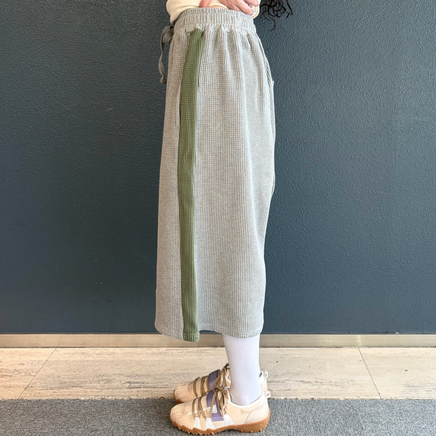 [F.E.E.S] waffle track pants / melange grey / ワッフルトラックパンツ
