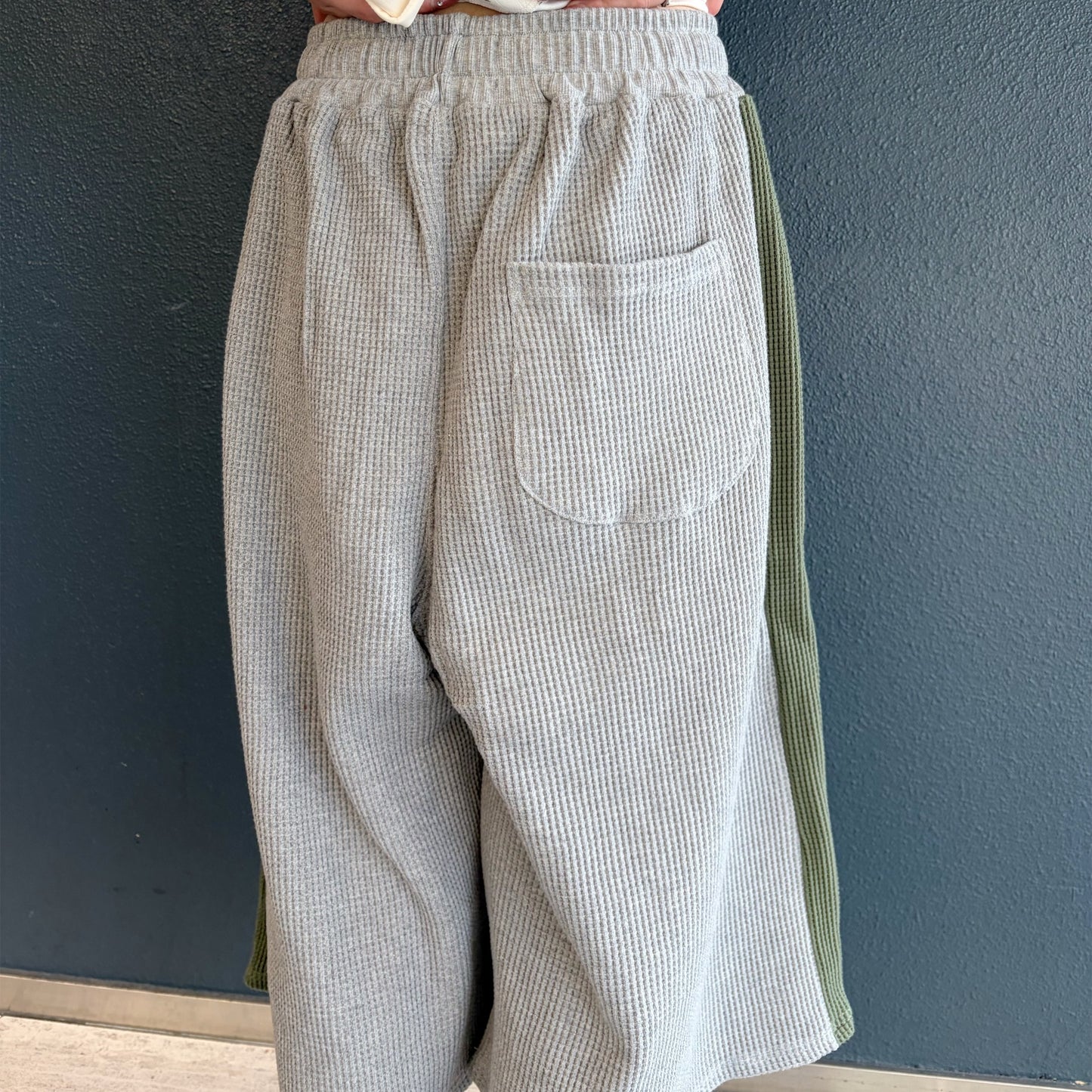 [F.E.E.S] waffle track pants / melange grey / ワッフルトラックパンツ