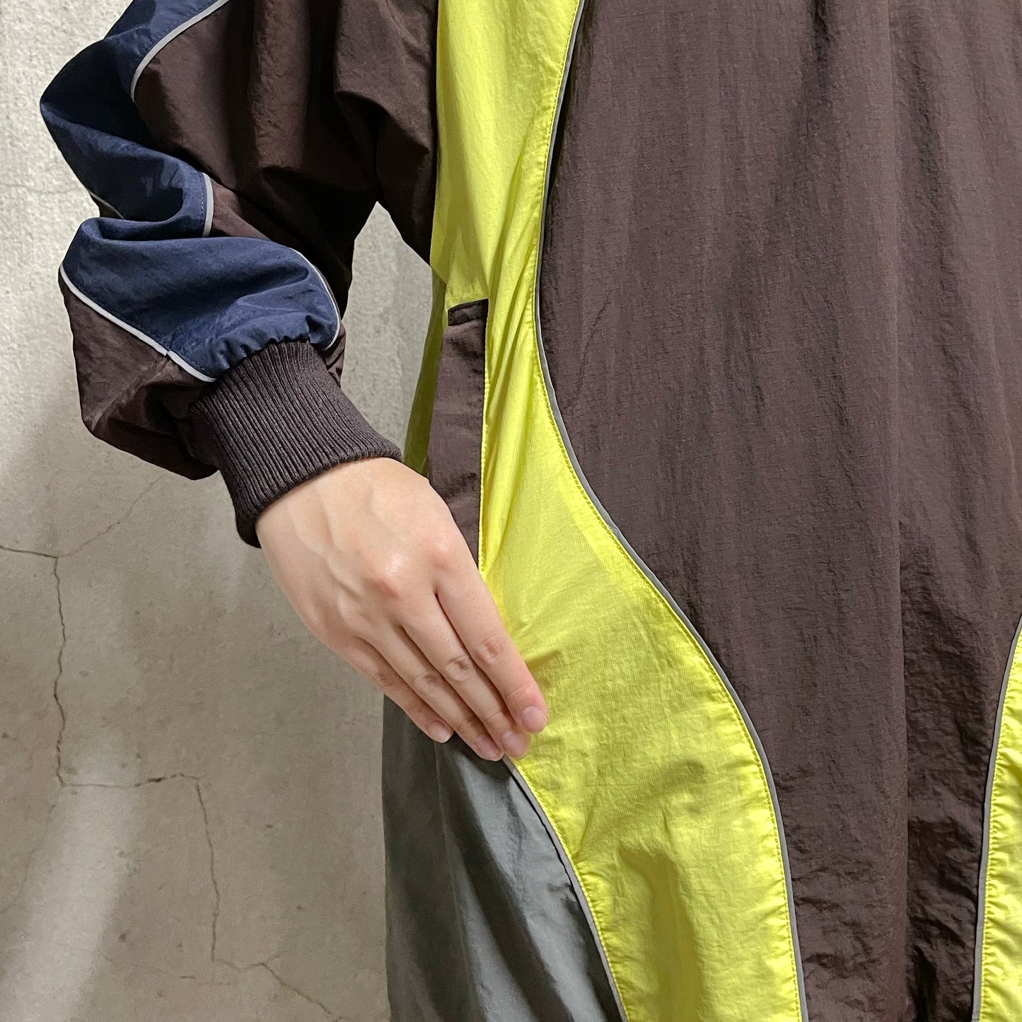 SWITCHING NYLON ONE-PIECE / BROWN x YELLOW / 切り替えナイロンワンピース