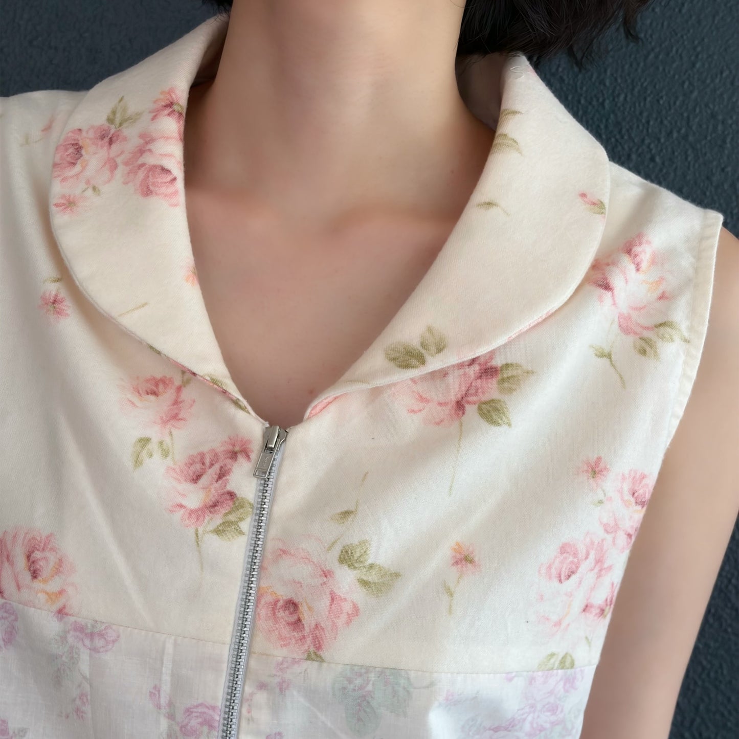 no sleeve zip up vest / flower / ノースリーブジップアップベスト