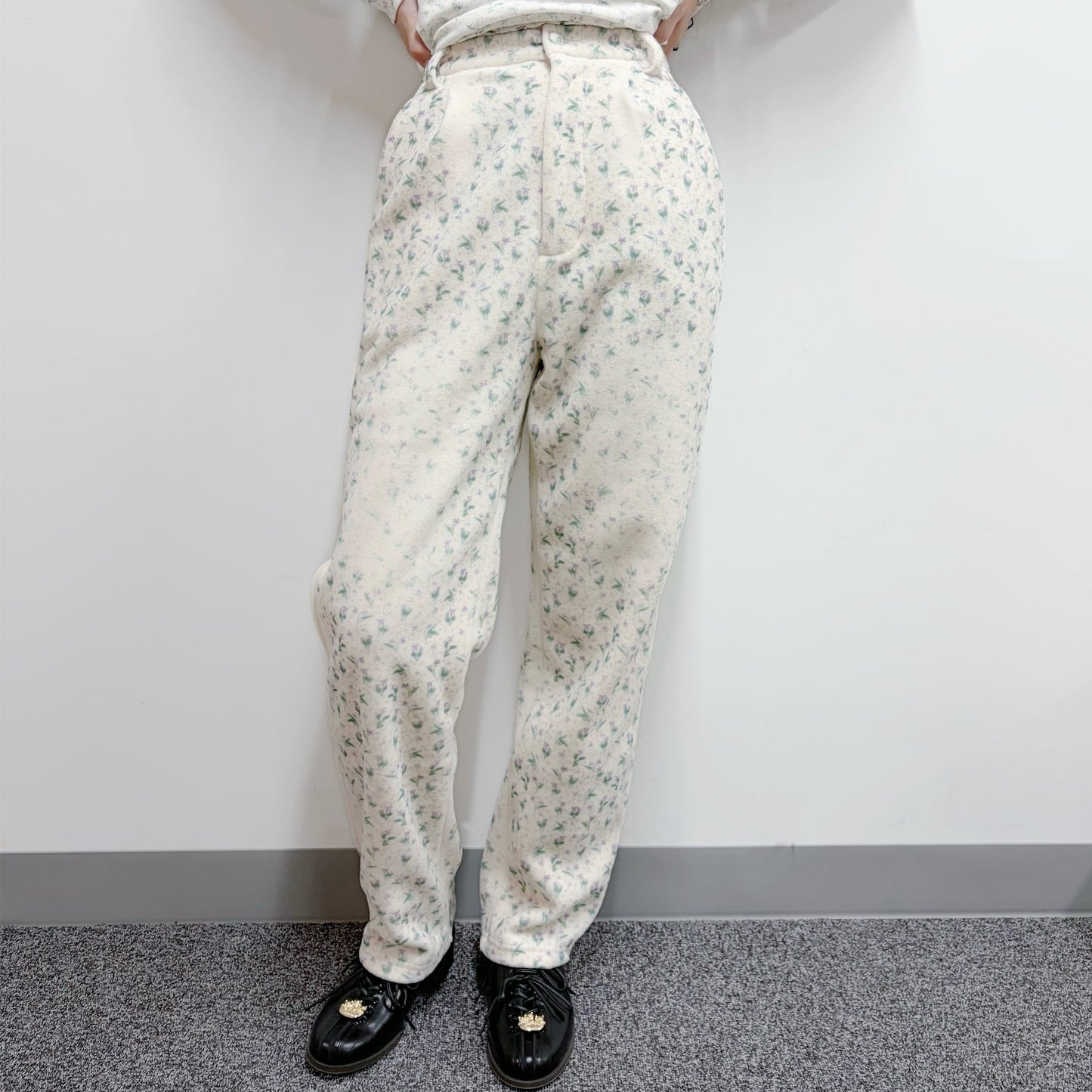 fading flower fleece pants / white / フェイディングフラワーフリースパンツ