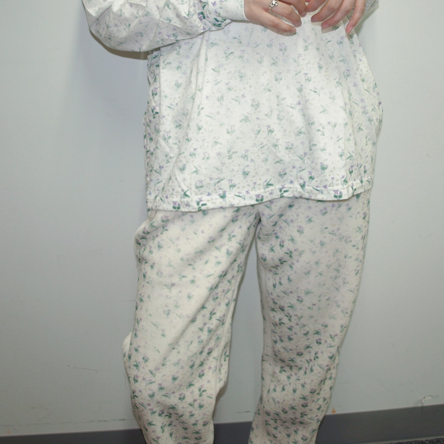 fading flower fleece pants / white / フェイディングフラワーフリースパンツ