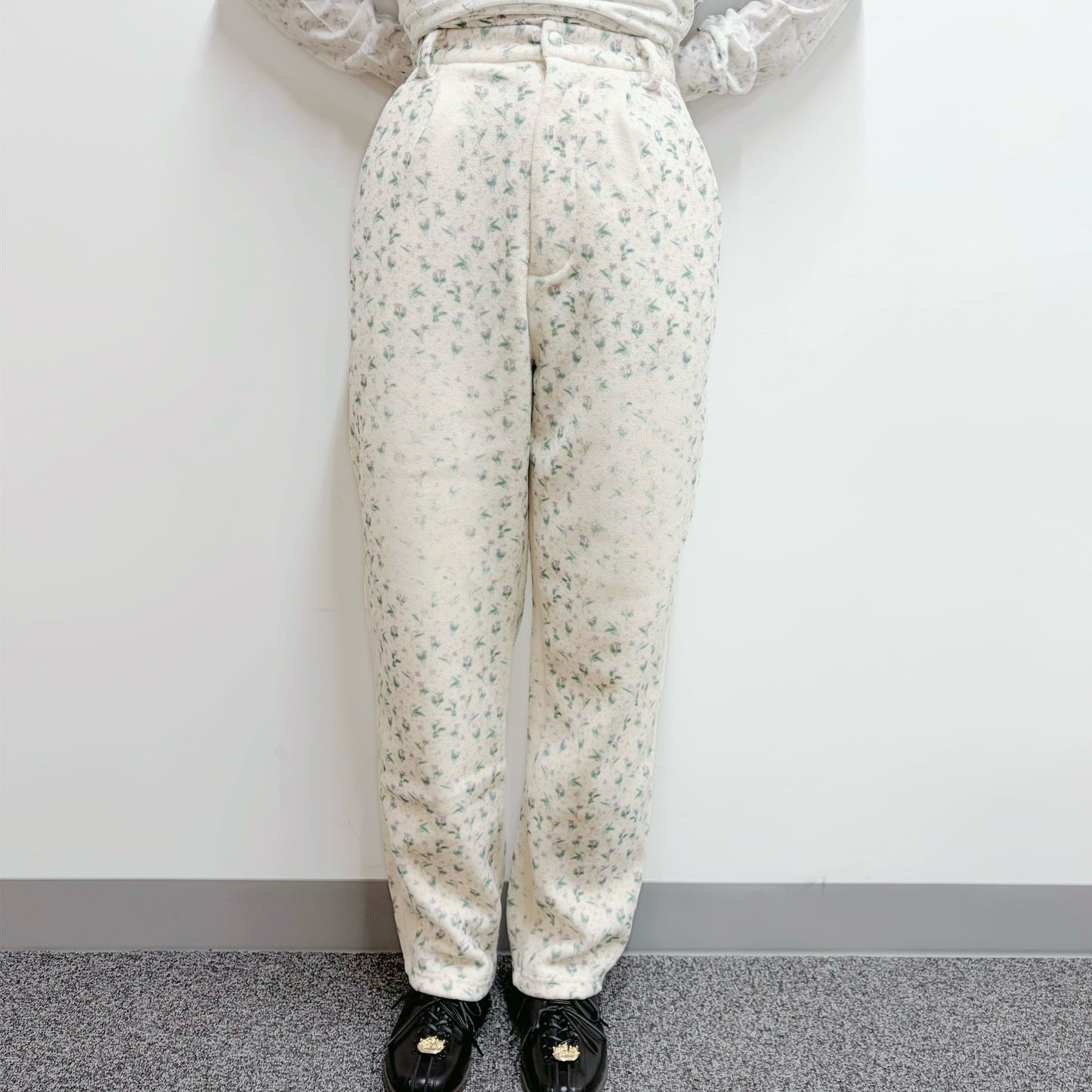 fading flower fleece pants / white / フェイディングフラワーフリースパンツ