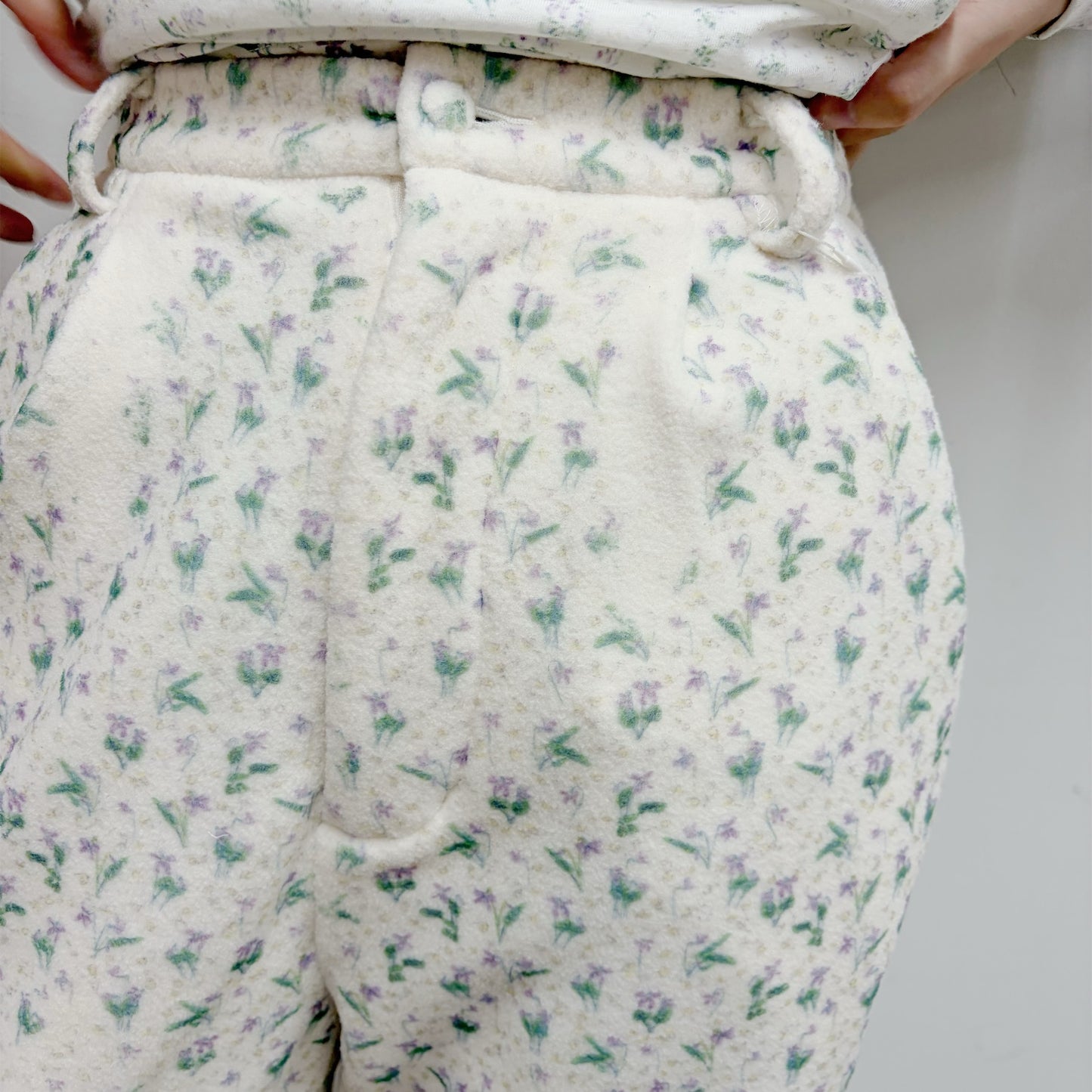 fading flower fleece pants / white / フェイディングフラワーフリースパンツ