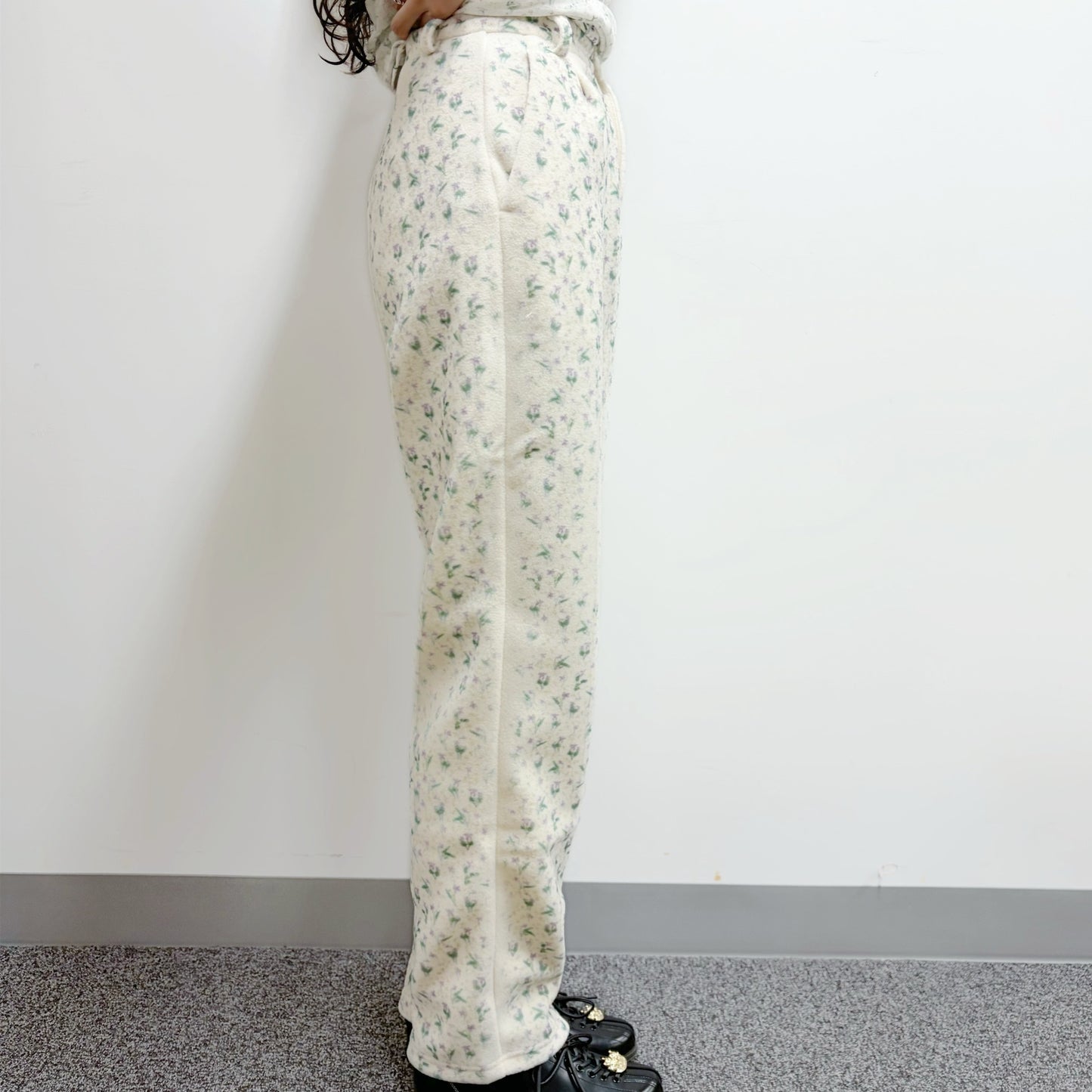 fading flower fleece pants / white / フェイディングフラワーフリースパンツ
