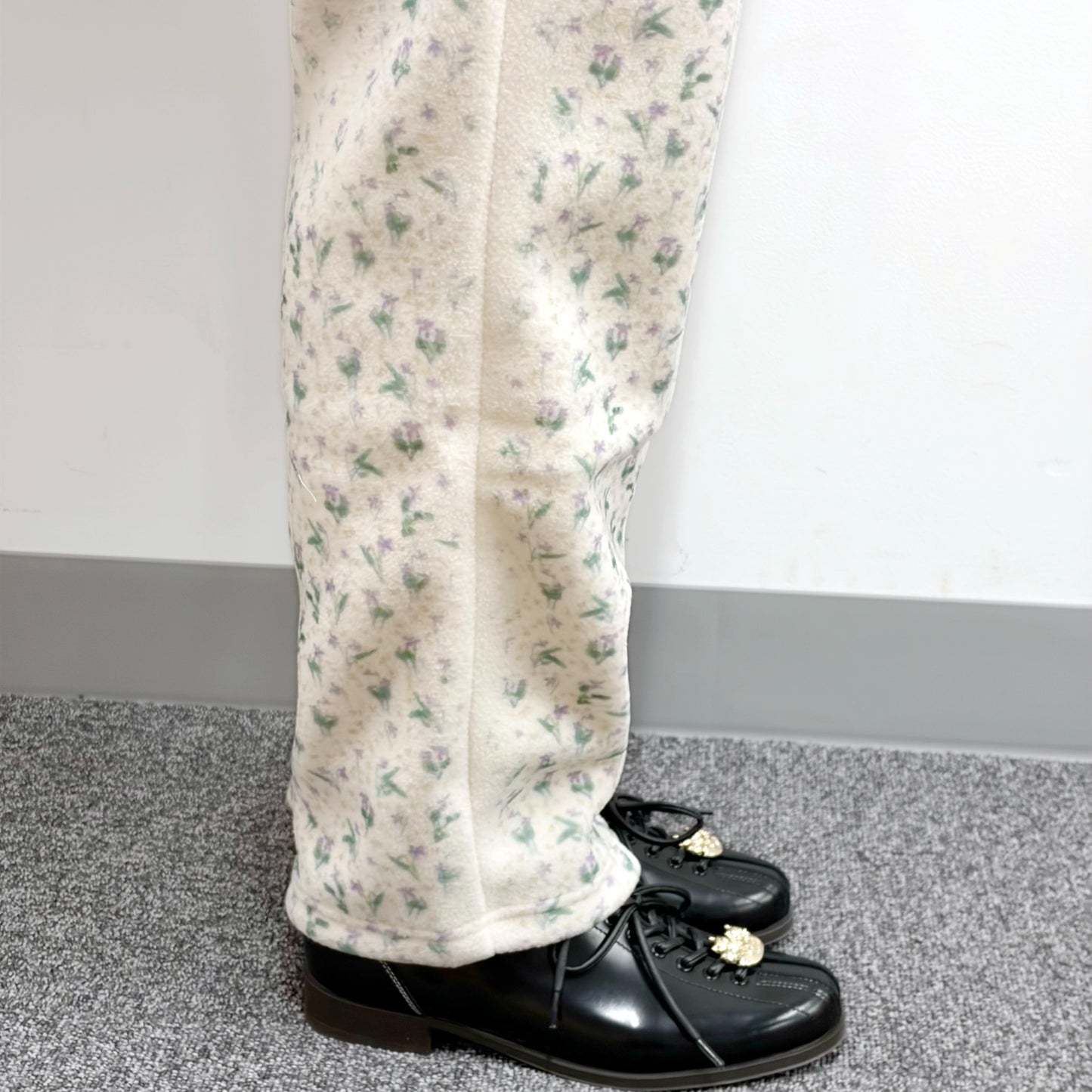 fading flower fleece pants / white / フェイディングフラワーフリースパンツ