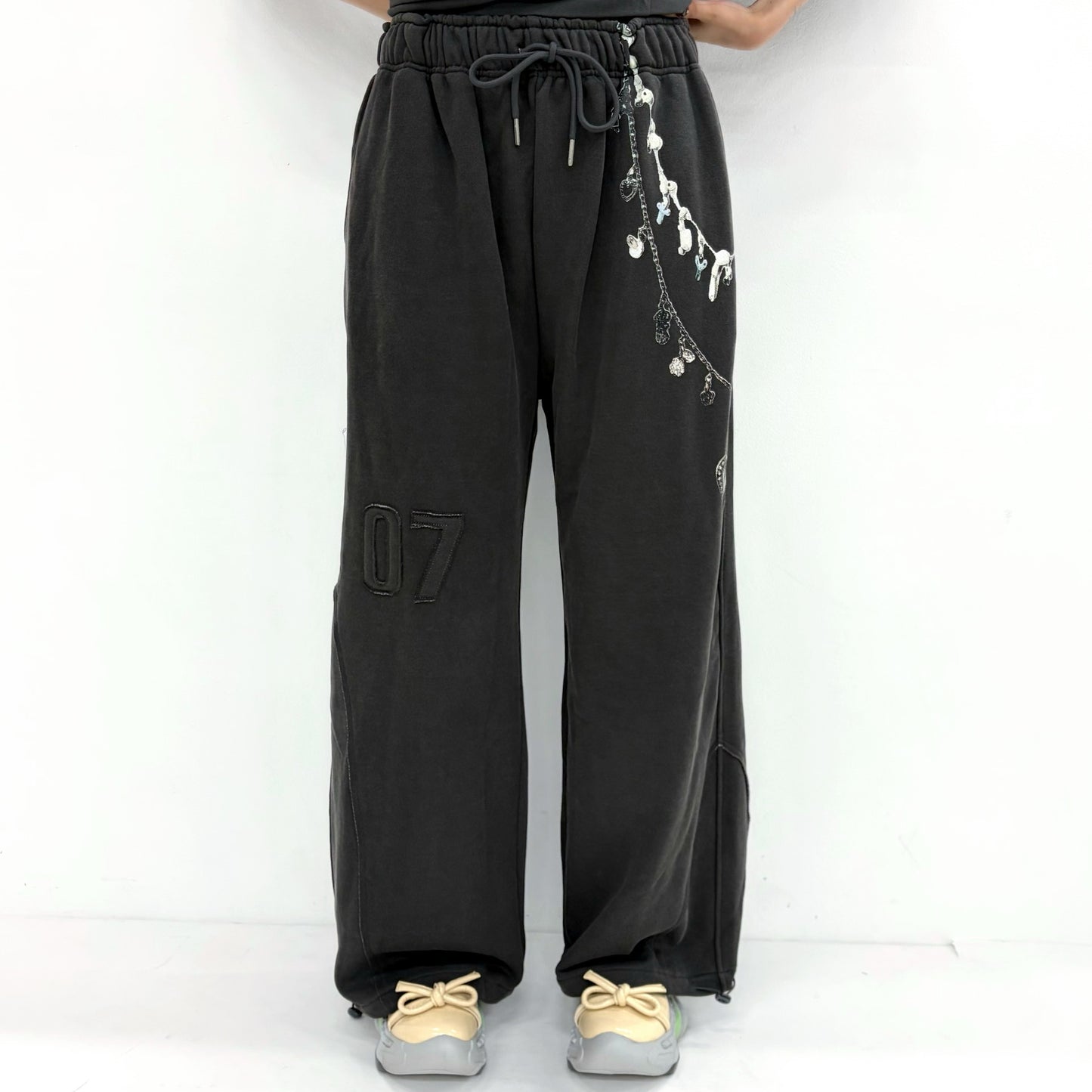 Raw Edge Graphic Sweatpants / Charcoal / プリントスウェット