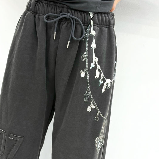 Raw Edge Graphic Sweatpants / Charcoal / プリントスウェット