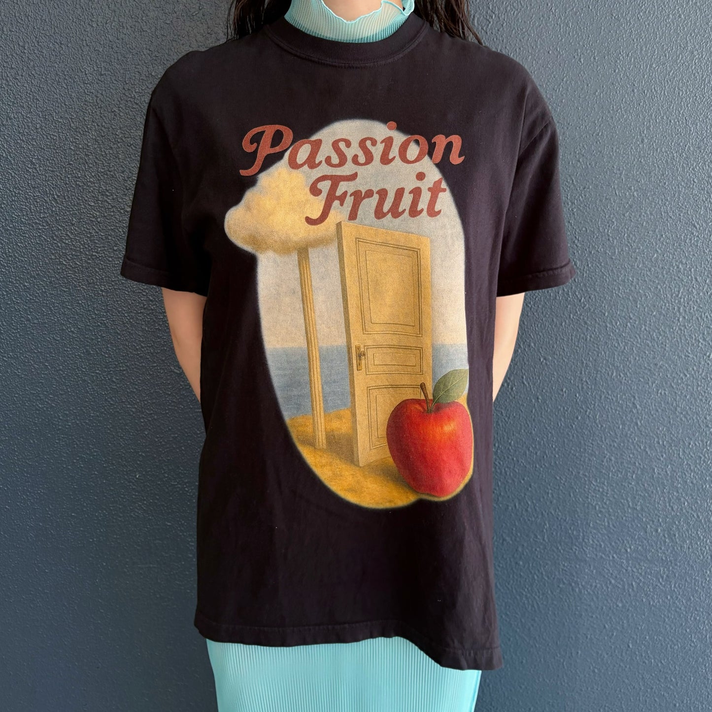 SOUVENIR T-SHIRT PASSION FRUIT / BLACK / グラフィックTシャツ