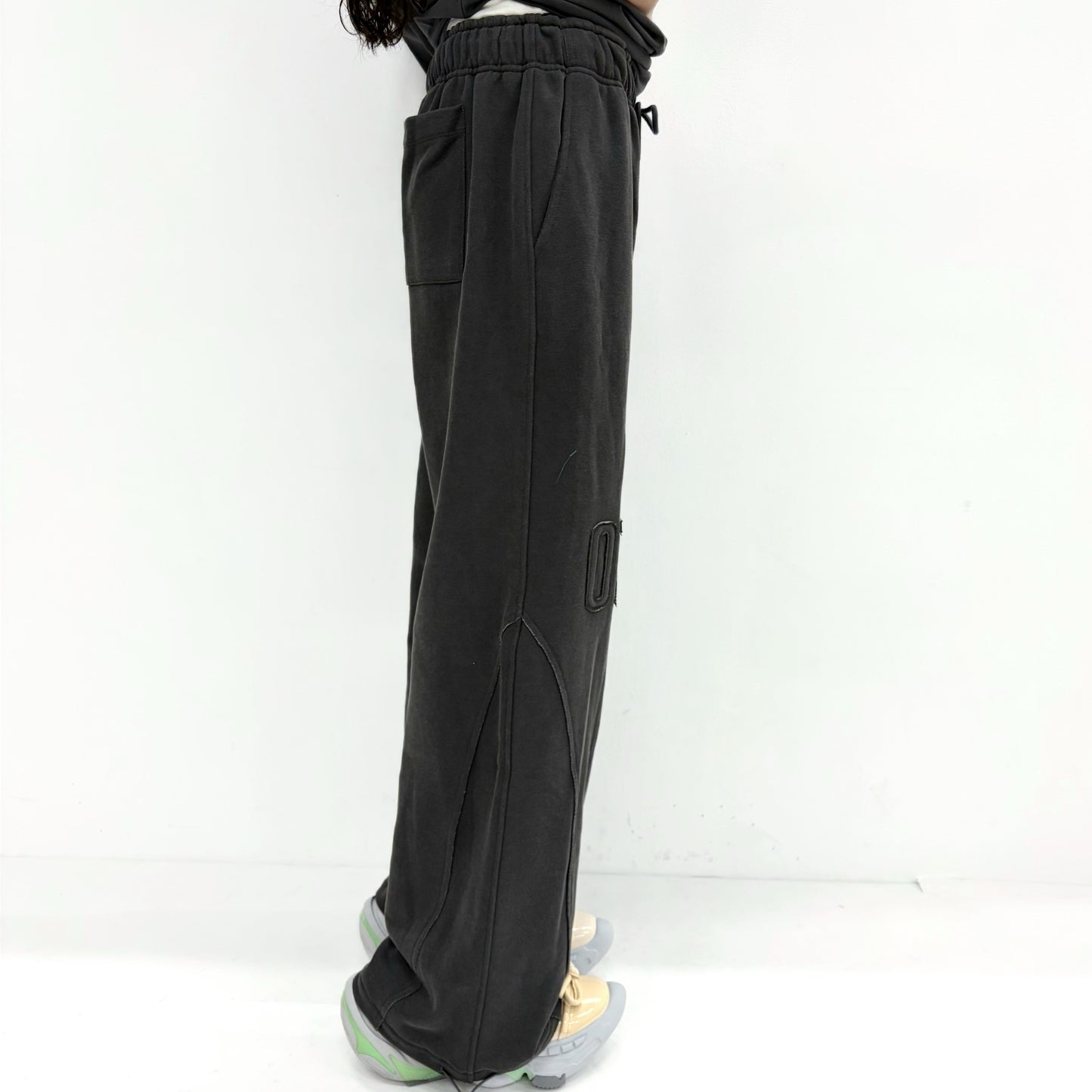 Raw Edge Graphic Sweatpants / Charcoal / プリントスウェット
