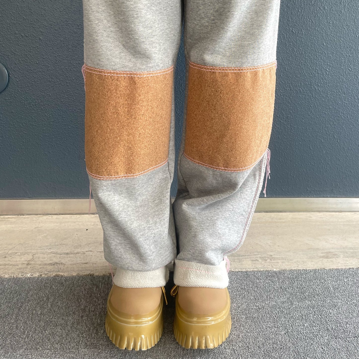 cork easy pants / grey / スウェットパンツ