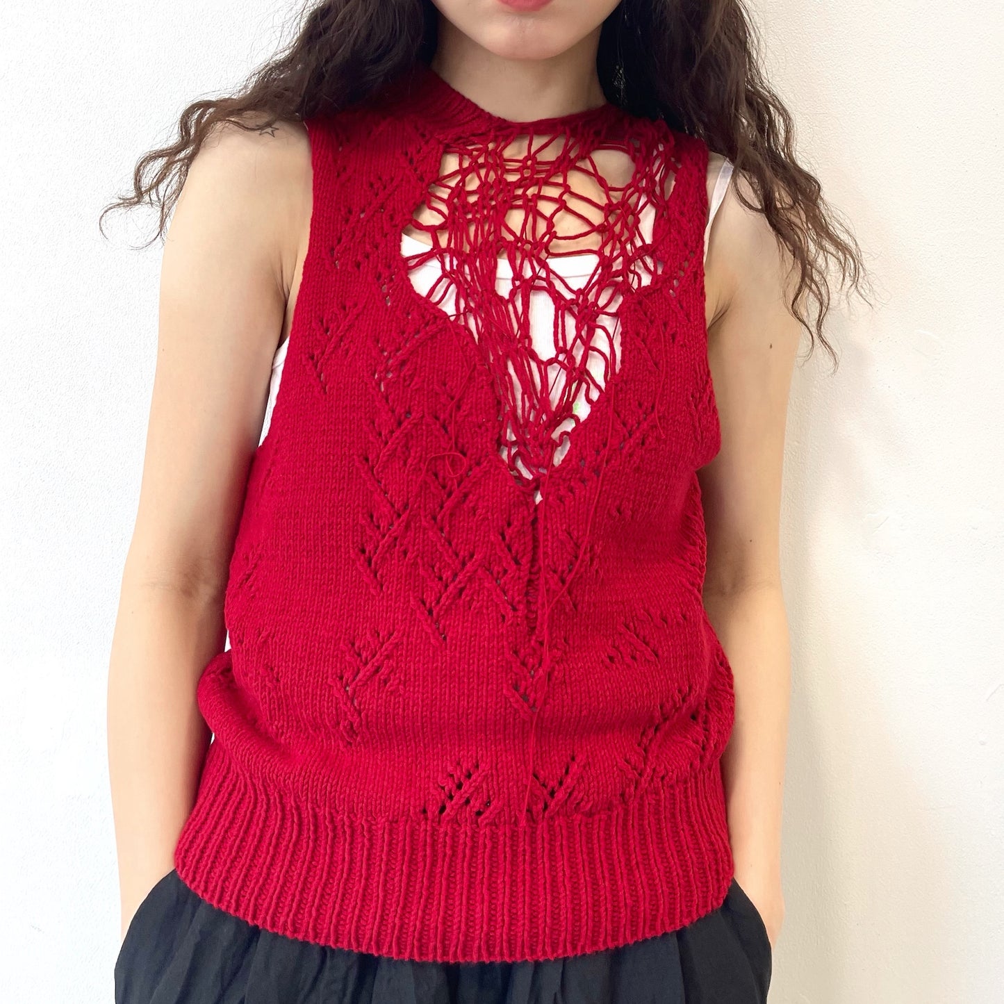 v neckline damage hand knit vest / red / ダメージハンドニットベスト