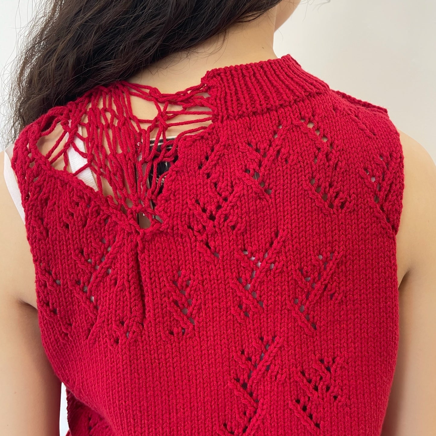 v neckline damage hand knit vest / red / ダメージハンドニットベスト