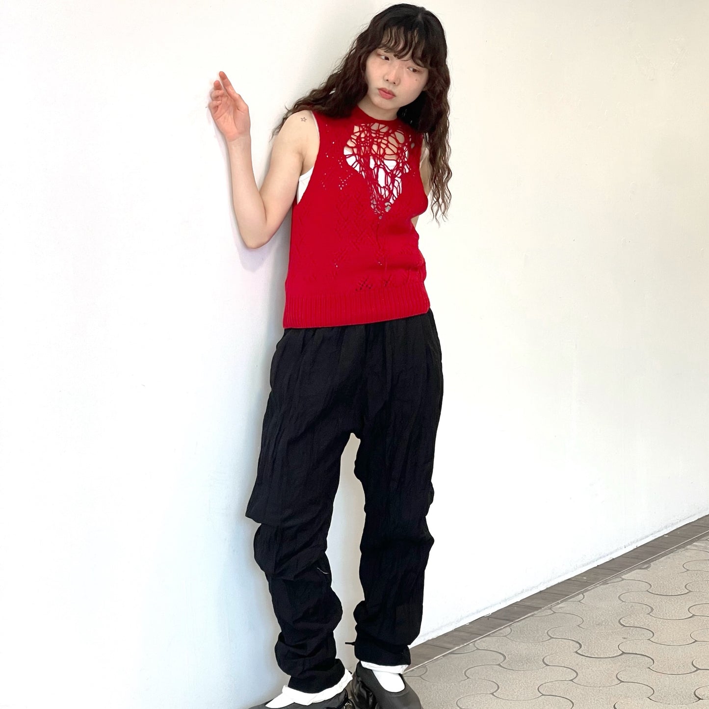 v neckline damage hand knit vest / red / ダメージハンドニットベスト