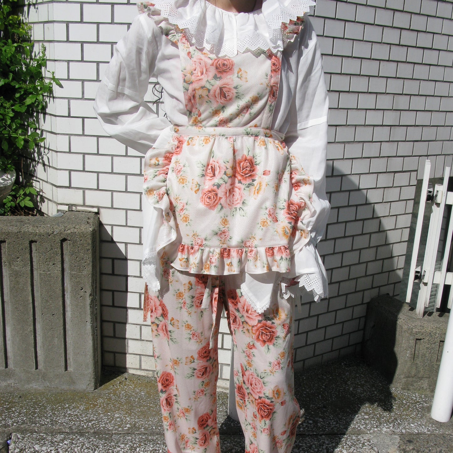 WORN FLORAL APRON / WORN FLORAL / フラワーパターンエプロン