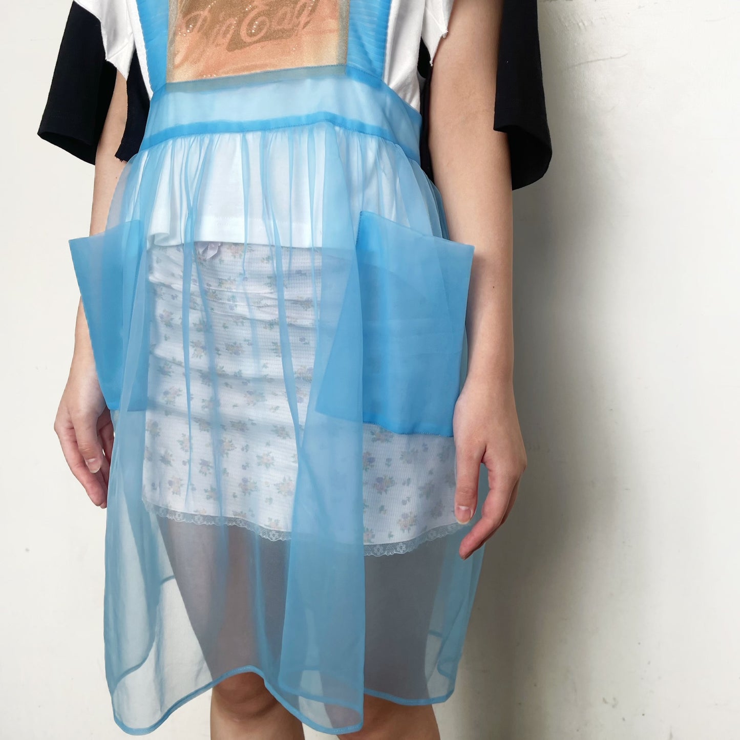 SUGAR SUGAR APRON / BEIGE-BLUE / シアーエプロン