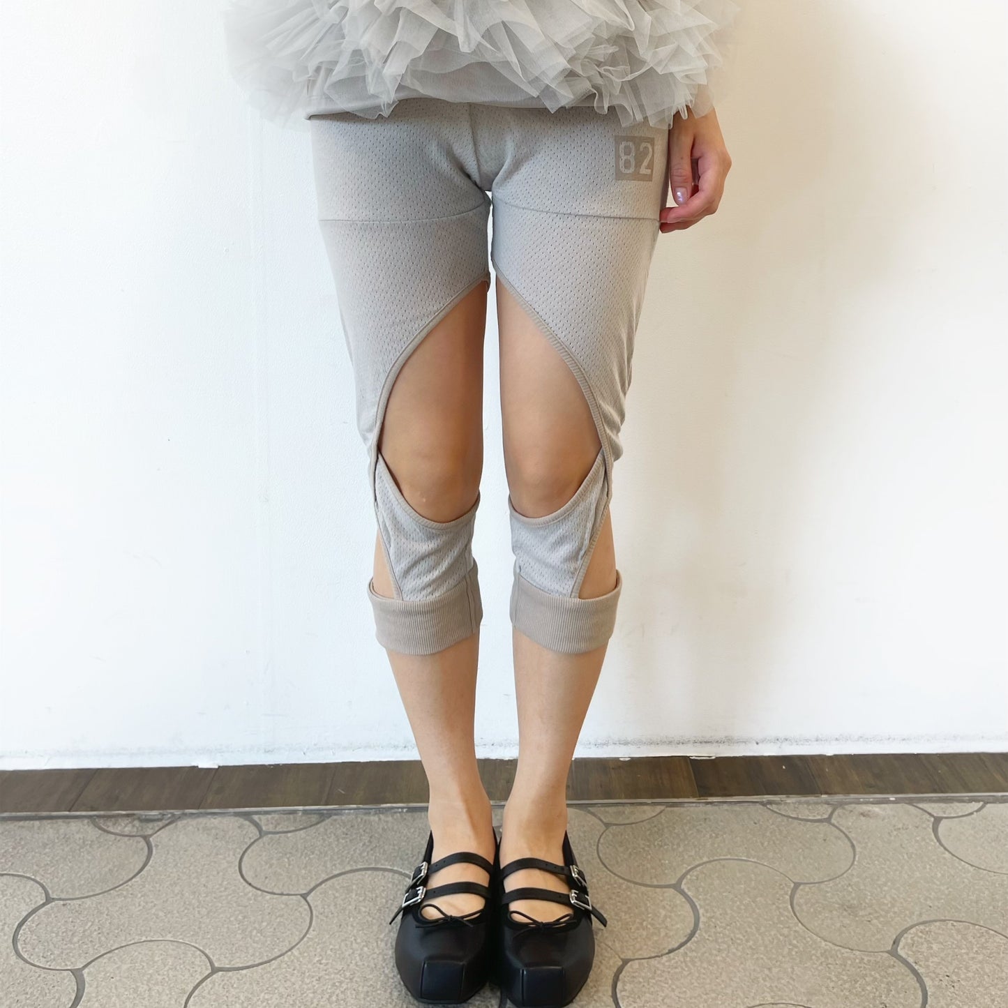 [fa.er.ie] cotton mesh cross up leggings / grey / コットンメッシュクロスアップレギンス
