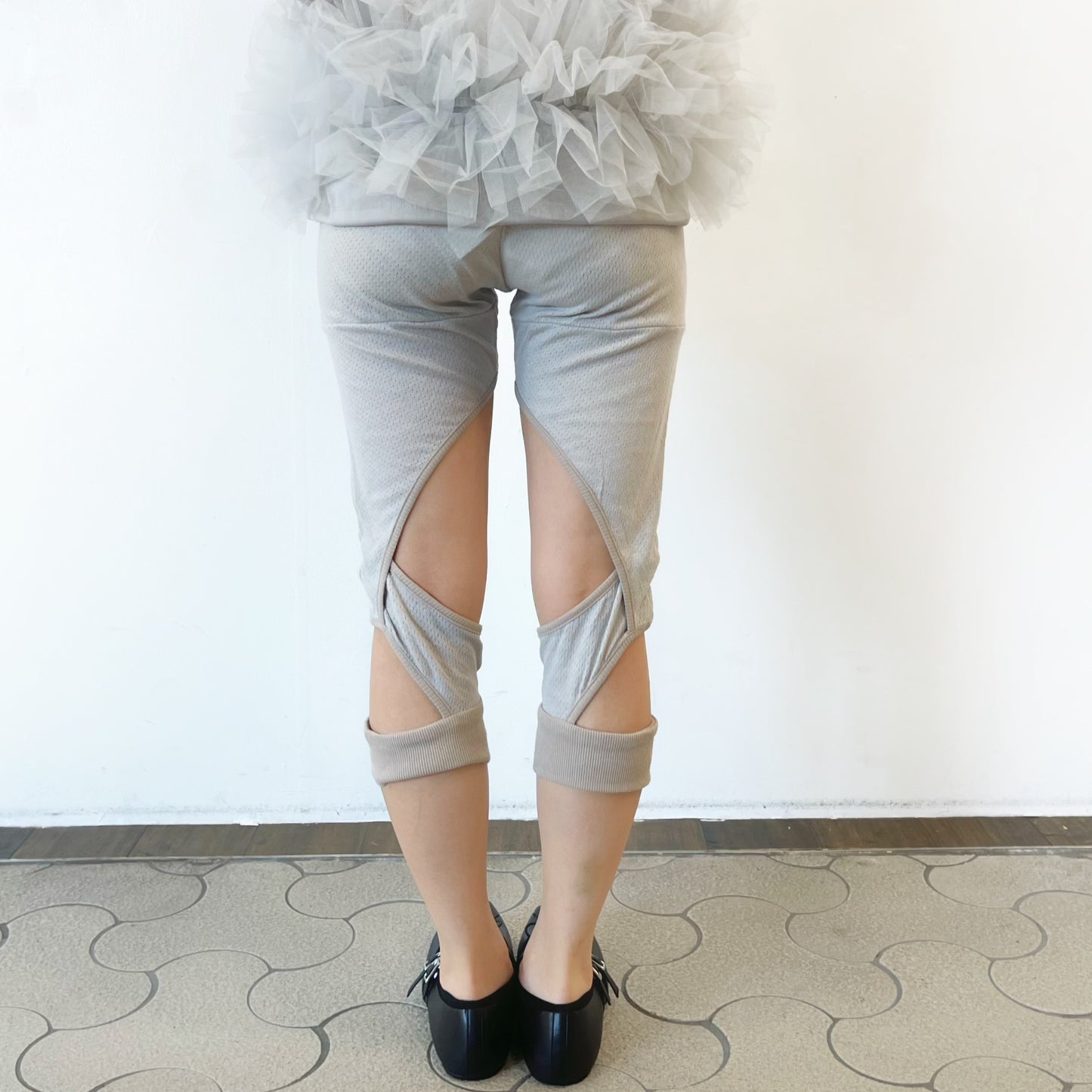 [fa.er.ie] cotton mesh cross up leggings / grey / コットンメッシュクロスアップレギンス