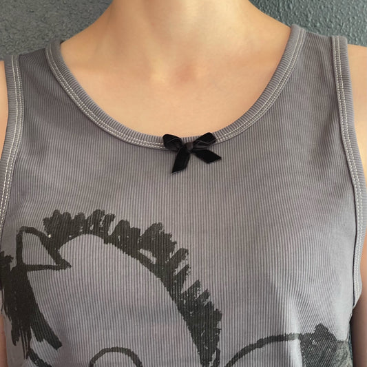 ELASTICATED COTTON TANK TOP, SCREEN PRINTED / GREY / プリントタンクトップ