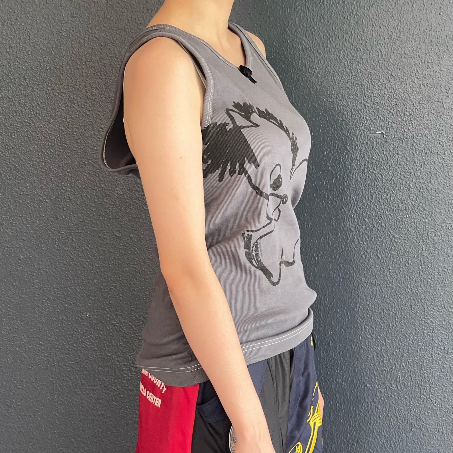 ELASTICATED COTTON TANK TOP, SCREEN PRINTED / GREY / プリントタンクトップ