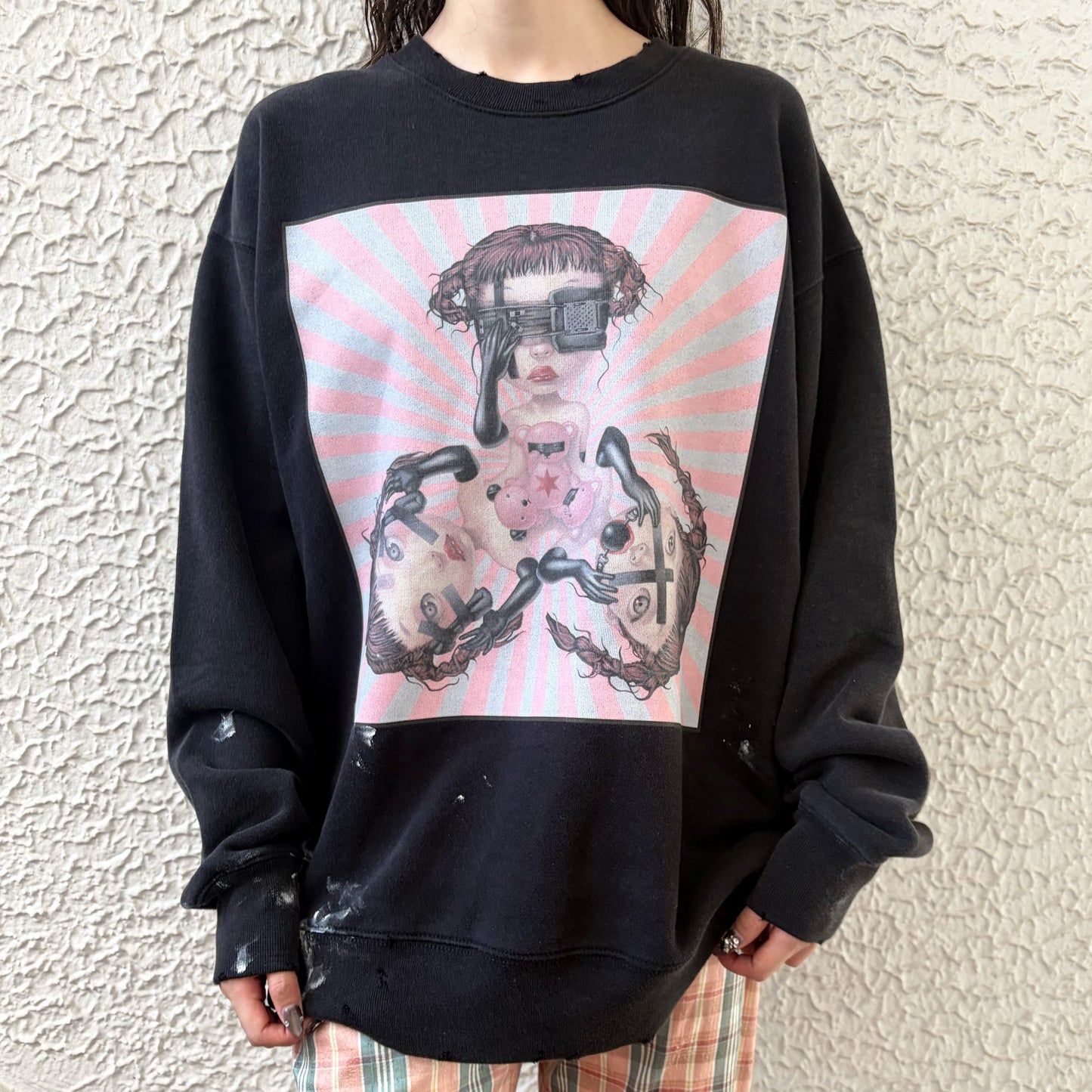 EVIL2023 PULLOVER SWEAT BIOSTONE  WASHED ARTWORK BY TREVOR BROWN / BLACK / グラフィックプリントスウェット
