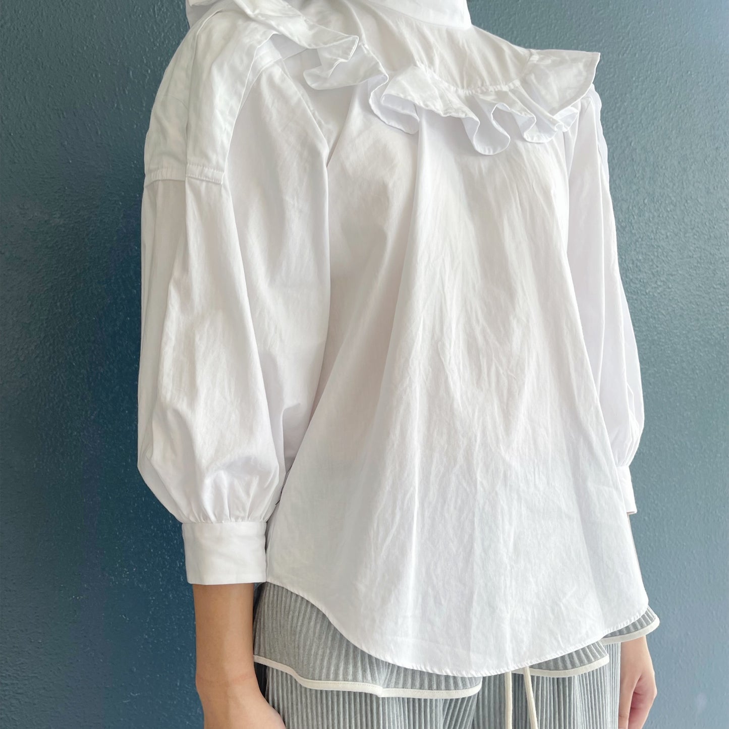Frill Shoulder Blouse / White / フリルショルダーブラウス