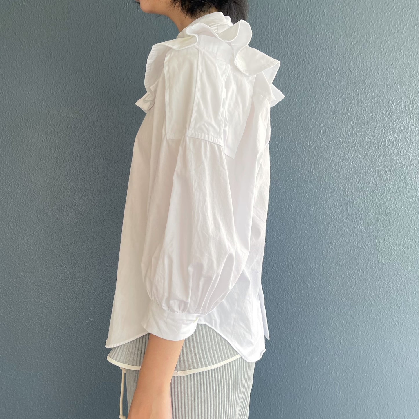 Frill Shoulder Blouse / White / フリルショルダーブラウス