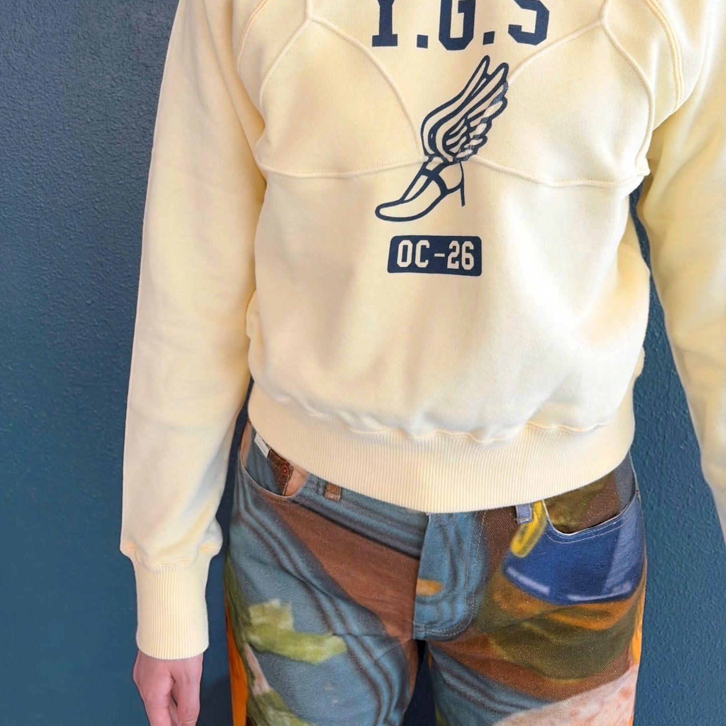 BRA CODE RAGLAN SWEATSHIRT REGULAR / CREAM / グラフィックラグランスウェット