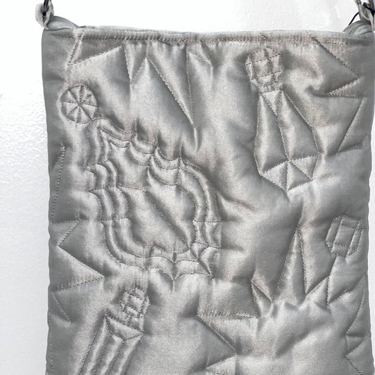 QUILTED CRYSTAL TOTE / SILVER / キルティングトートバッグ