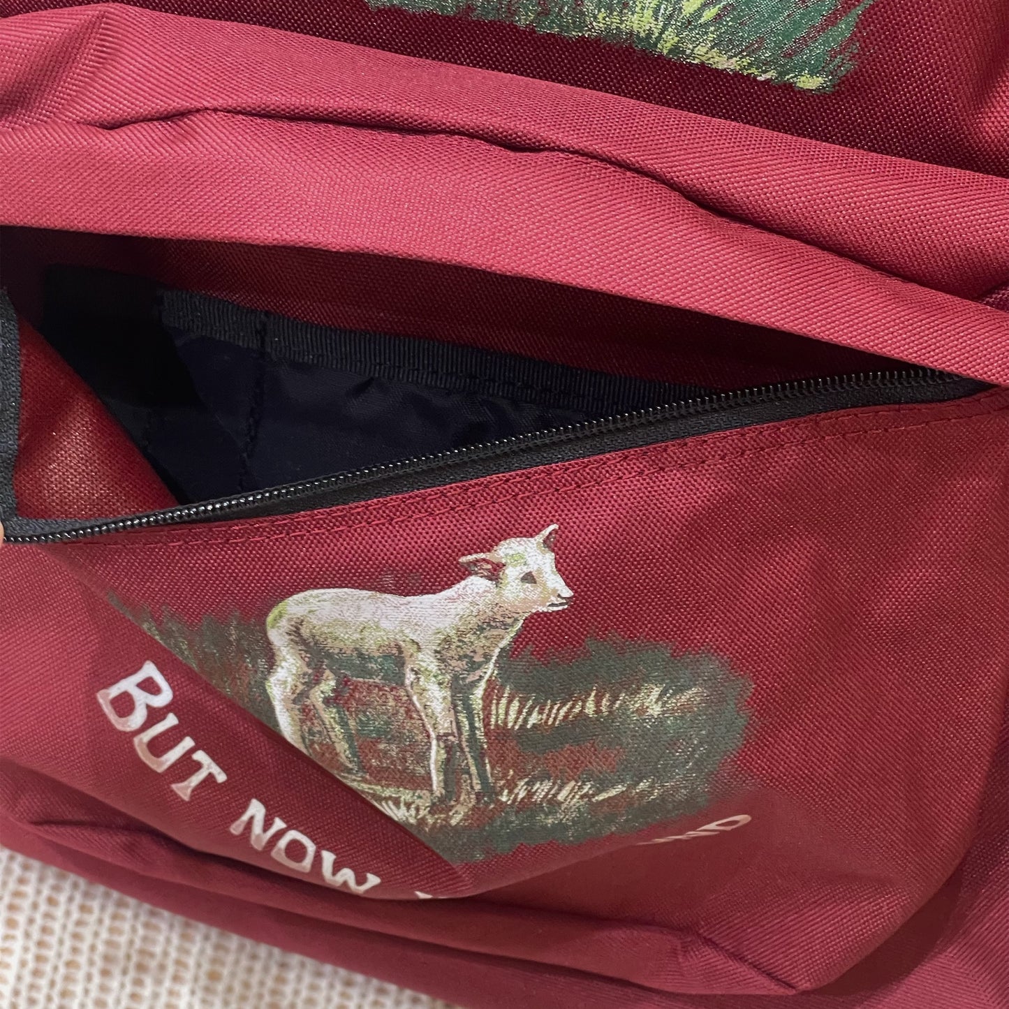 I'M FOUND BACKPACK / WINE / グラフィックプリントバックパック