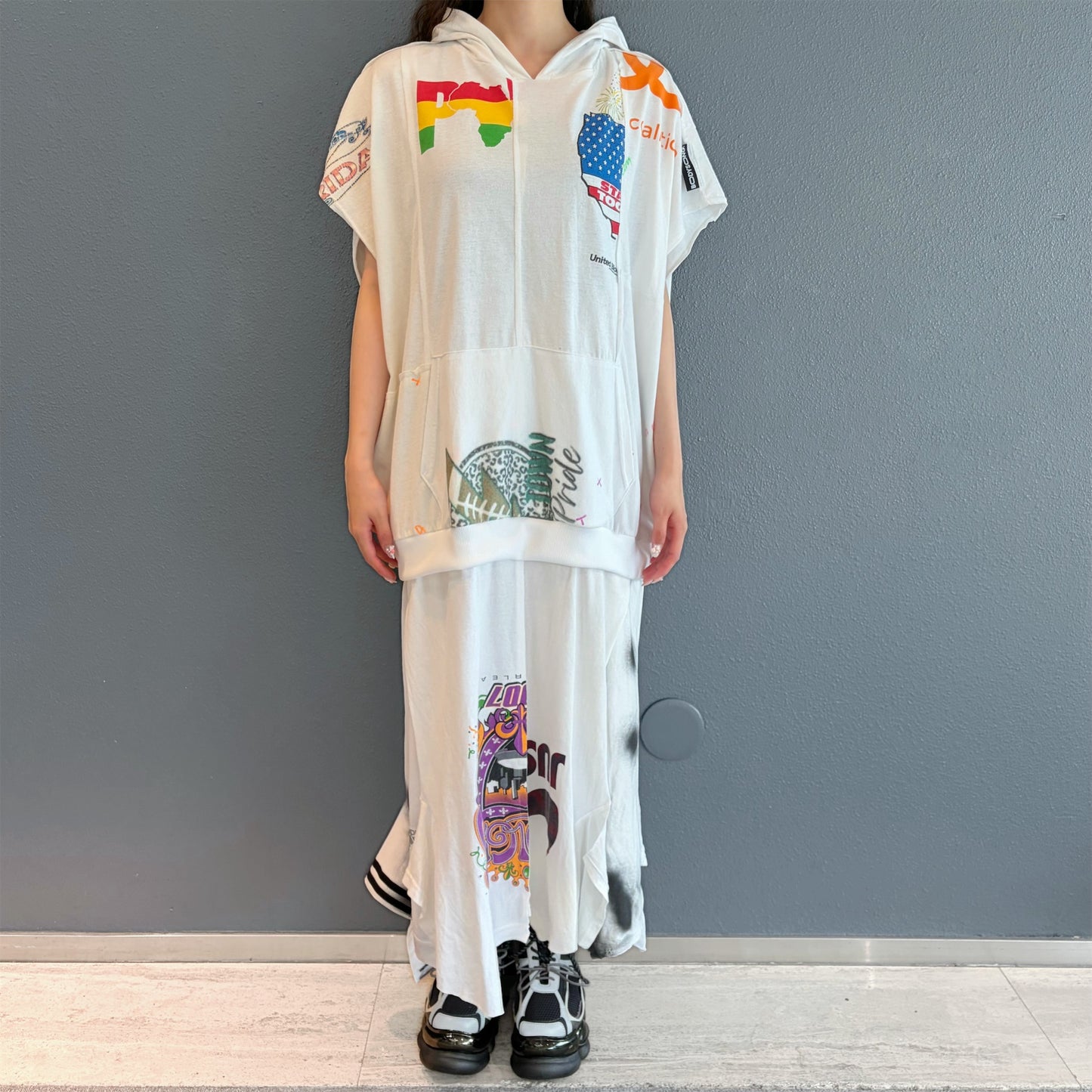 RECONSTRUCTED T-SHIRT HOODED DRESS / WHITE / ヴィンテージフードドレス