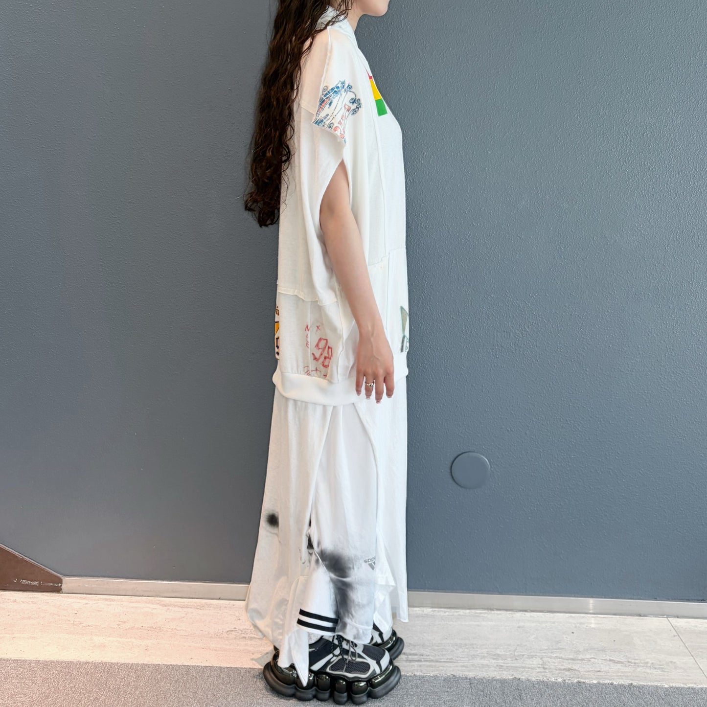 RECONSTRUCTED T-SHIRT HOODED DRESS / WHITE / ヴィンテージフードドレス