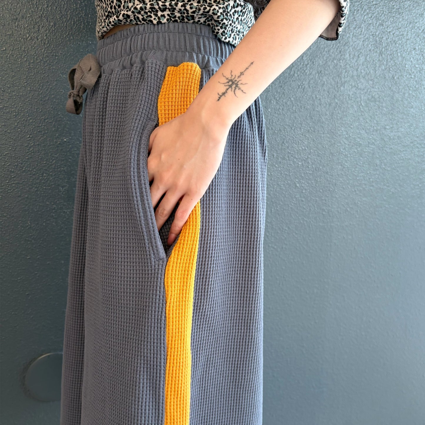 [F.E.E.S] waffle track pants / blue / ワッフルトラックパンツ