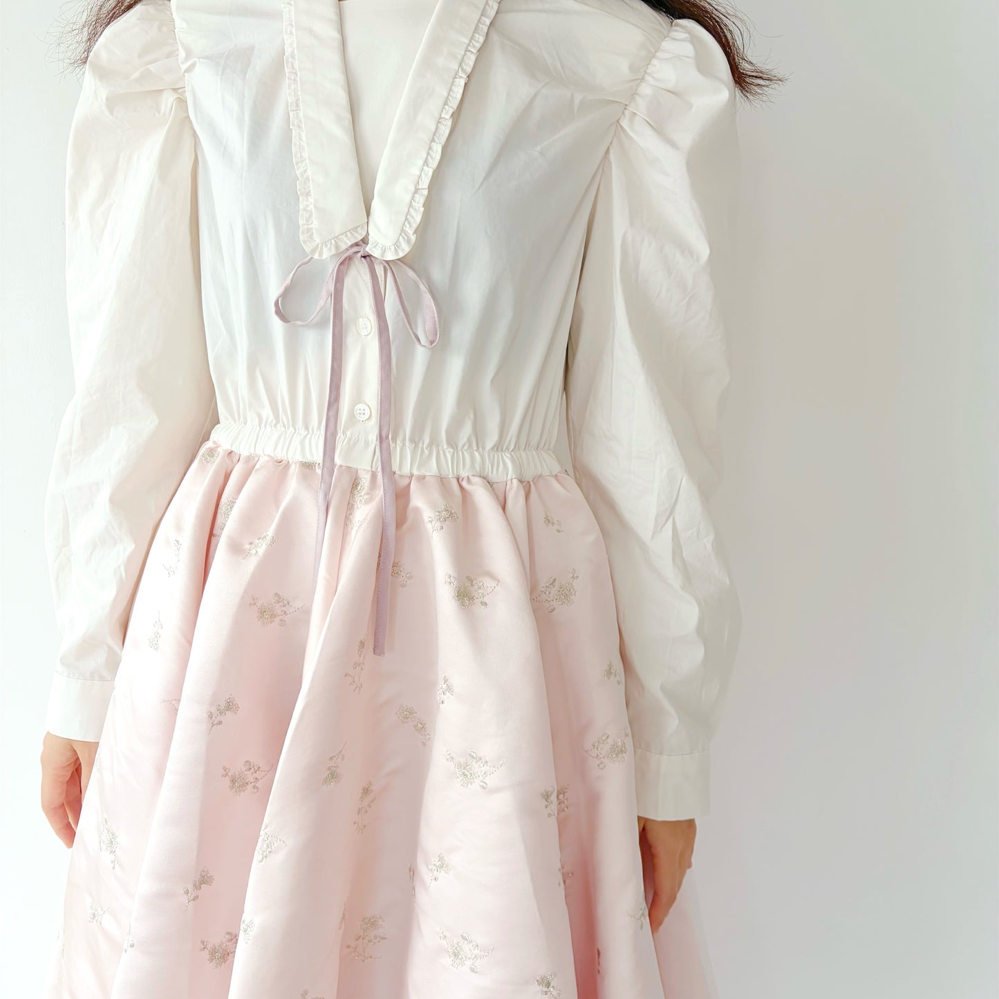 THIN COLLAR DRESS / BABY PINK / 刺繍ドレス
