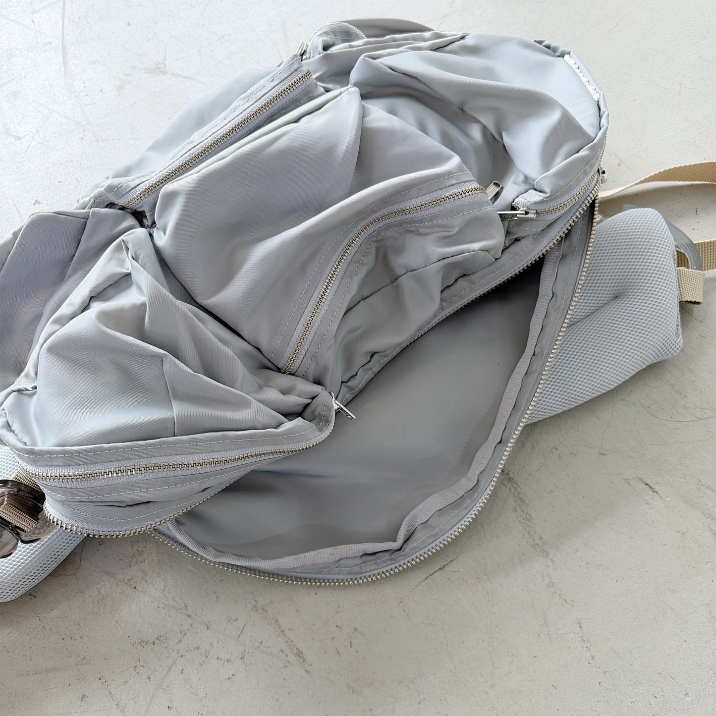 【SHEEP LIMITED】 MIKIOSAKABE 7pokets bag / Gray×Beige×Black / ショルダーバッグ